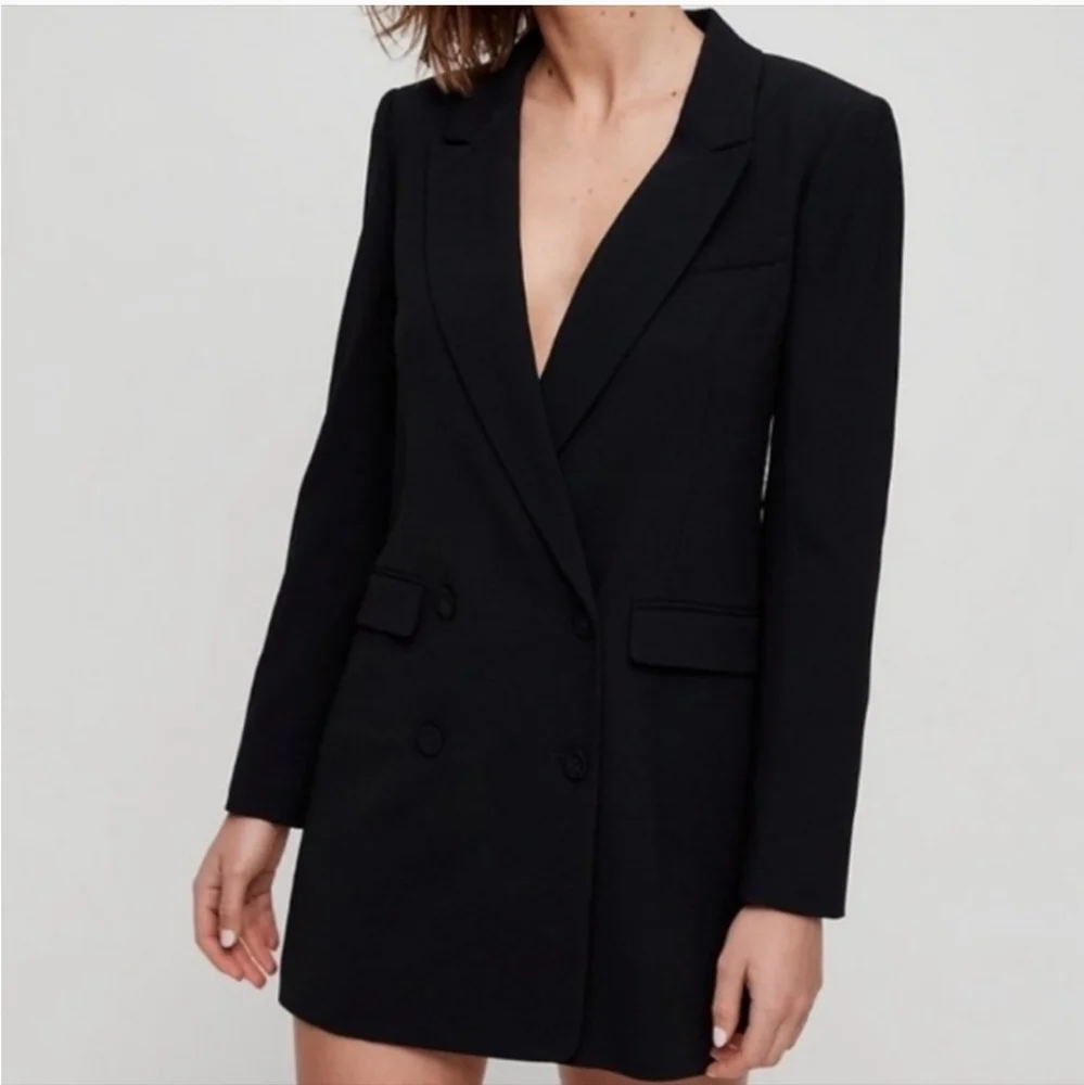 Aritzia Babaton Amell Blazer Black Double Breasted Long Lined Size 0 - Picture 1 of 9